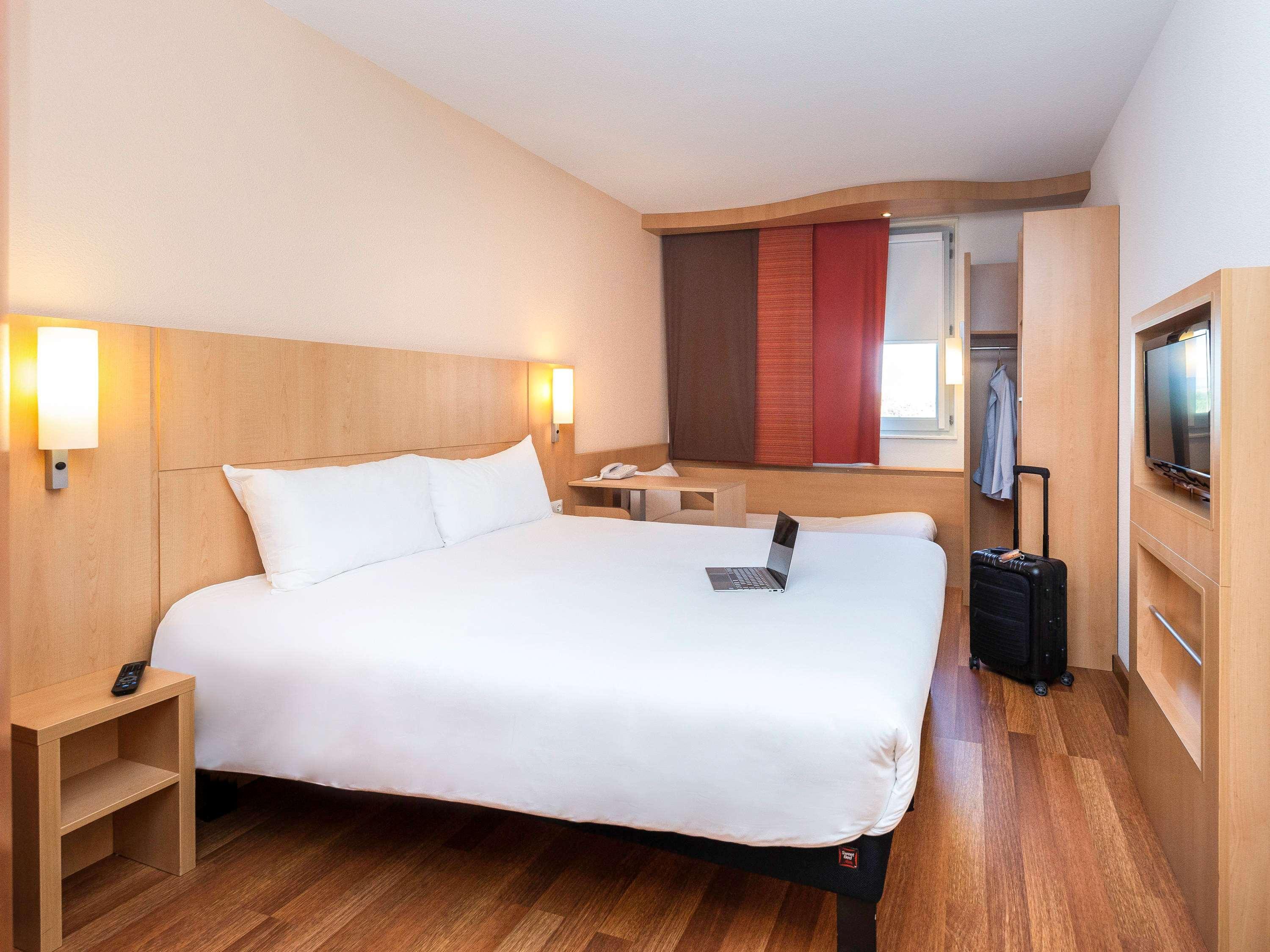 מלון Ibis Lyon Est שאפונה מראה חיצוני תמונה