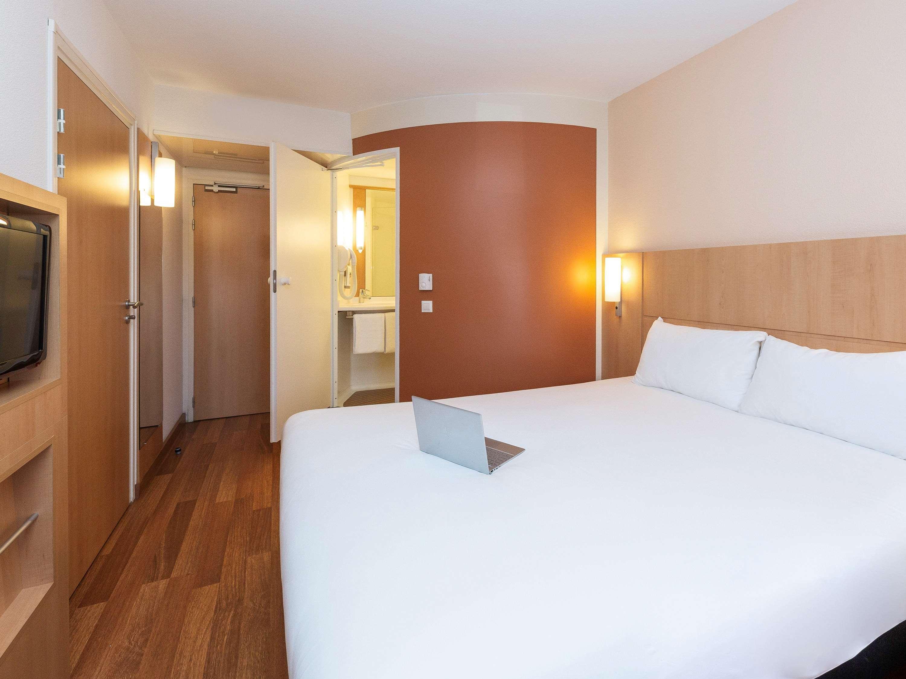 מלון Ibis Lyon Est שאפונה מראה חיצוני תמונה