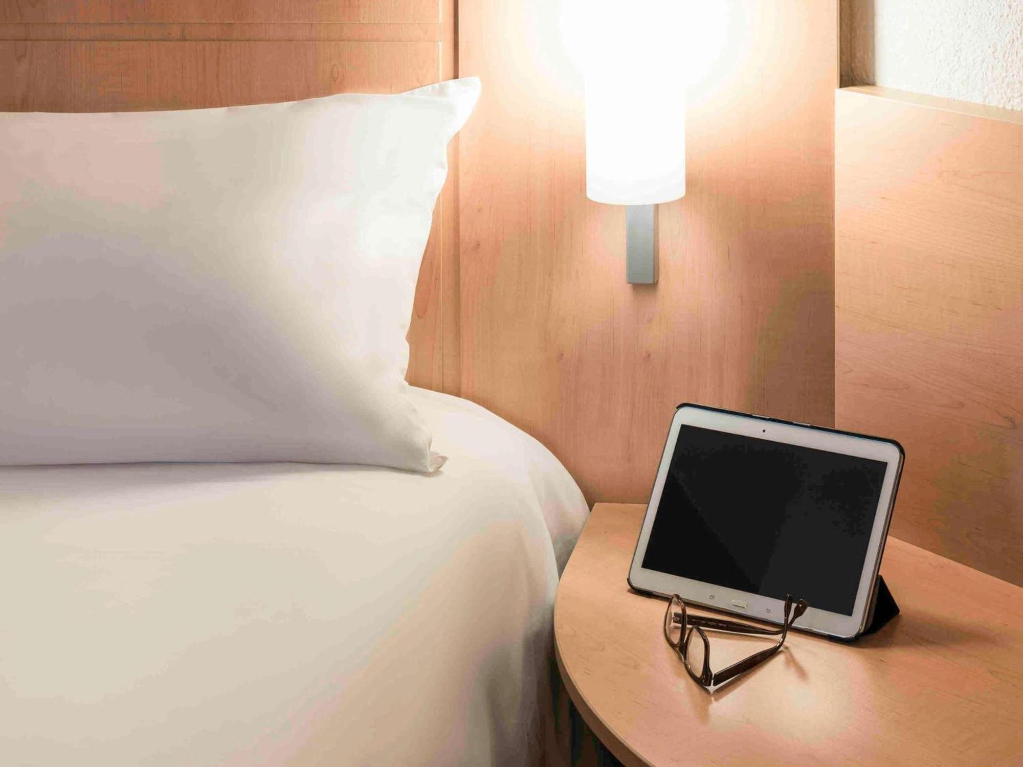 מלון Ibis Lyon Est שאפונה מראה חיצוני תמונה