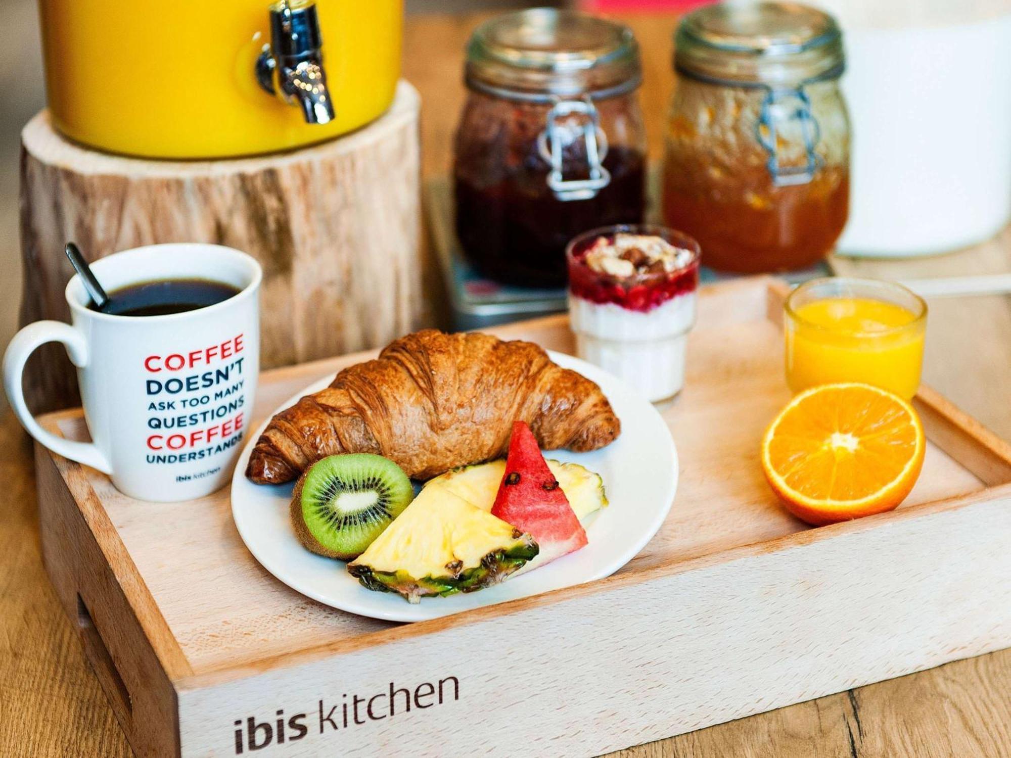 מלון Ibis Lyon Est שאפונה מראה חיצוני תמונה