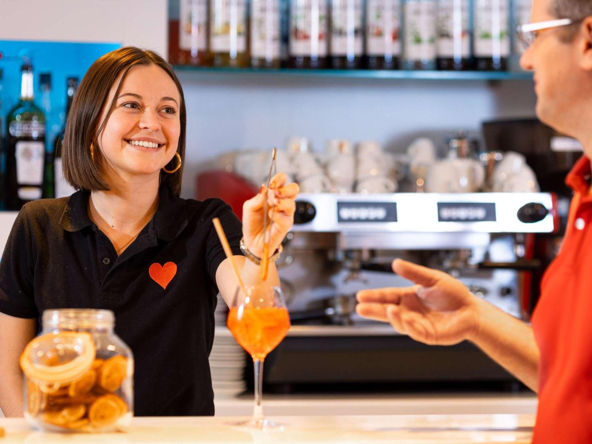 מלון Ibis Lyon Est שאפונה מראה חיצוני תמונה